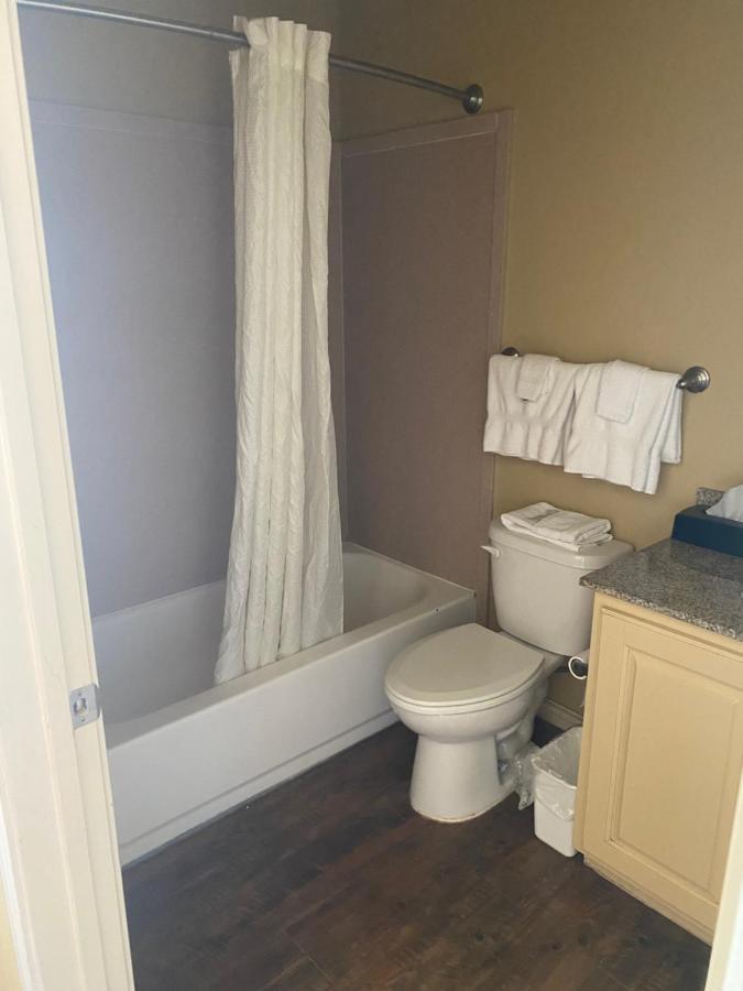 Southern Inns And Suites Now Offering Rv Spaces For Rent Yorktown Экстерьер фото