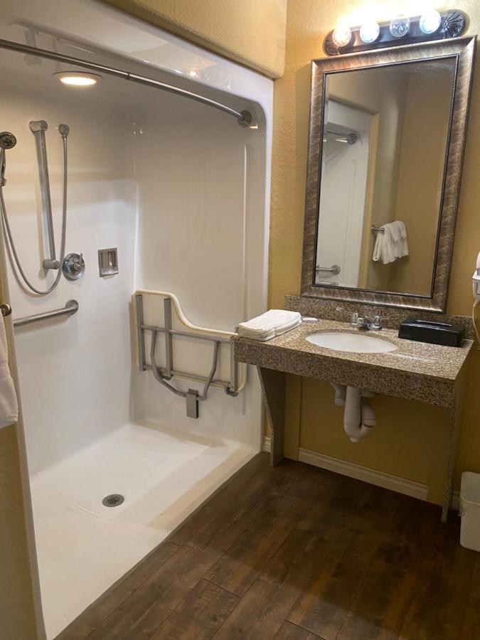 Southern Inns And Suites Now Offering Rv Spaces For Rent Yorktown Экстерьер фото