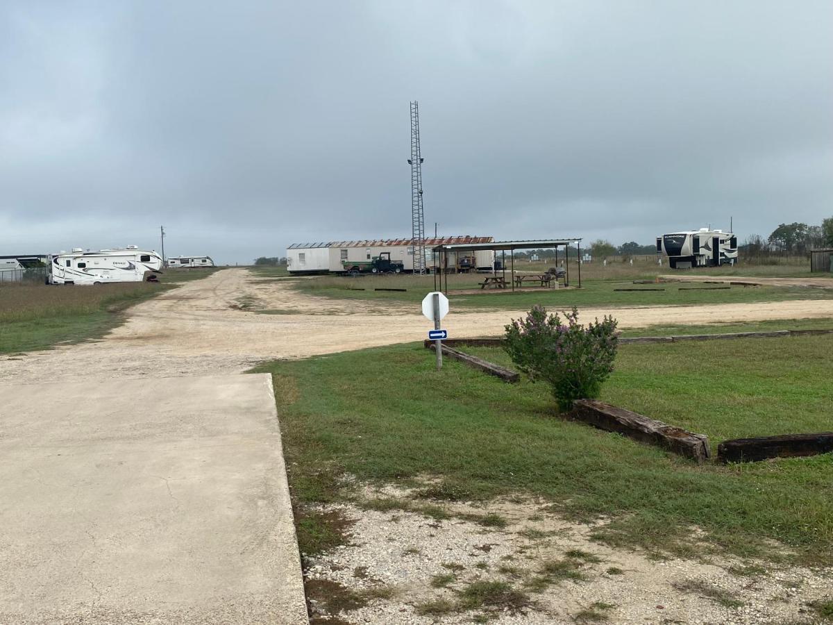 Southern Inns And Suites Now Offering Rv Spaces For Rent Yorktown Экстерьер фото